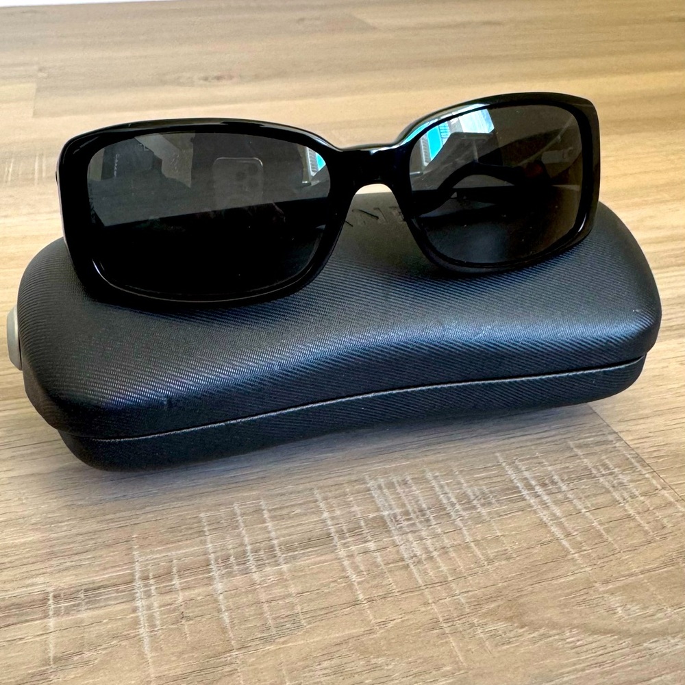 CHANEL Camelia sunglasses COCO 5111